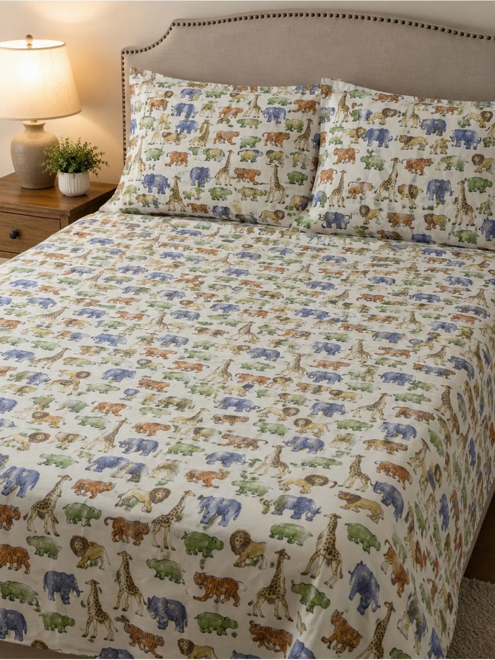 Pottery Barn Kids 100% cotton Safari Animal Sheet Queen Set -flat fitted 2 cases